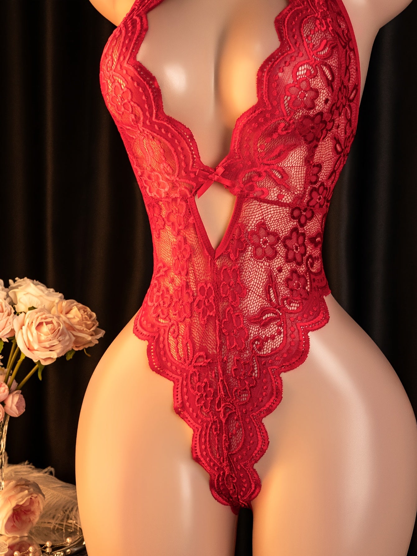 بدلة نسائية من الدانتيل