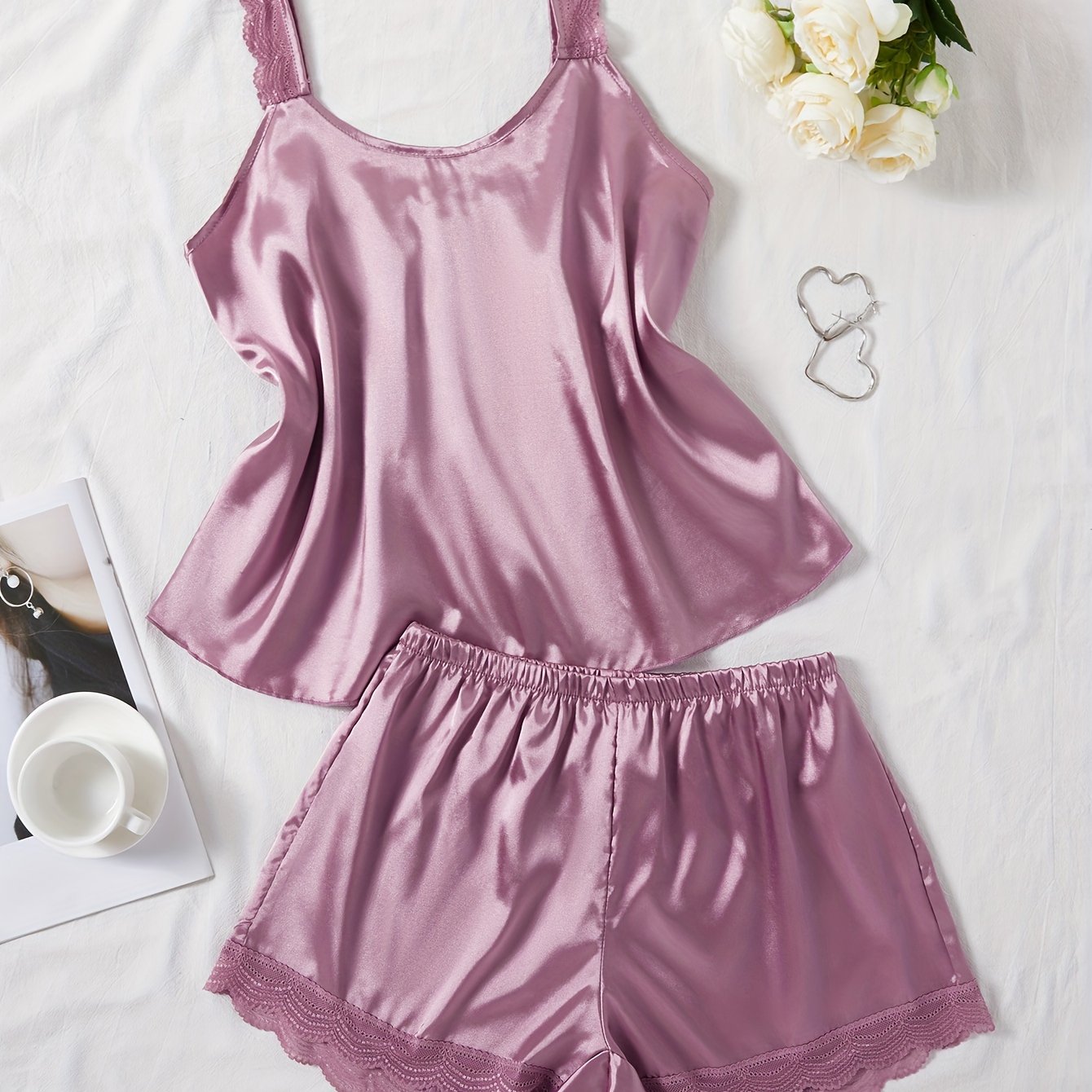 مجموعة نوم نسائية مع حمالات سباجيتي