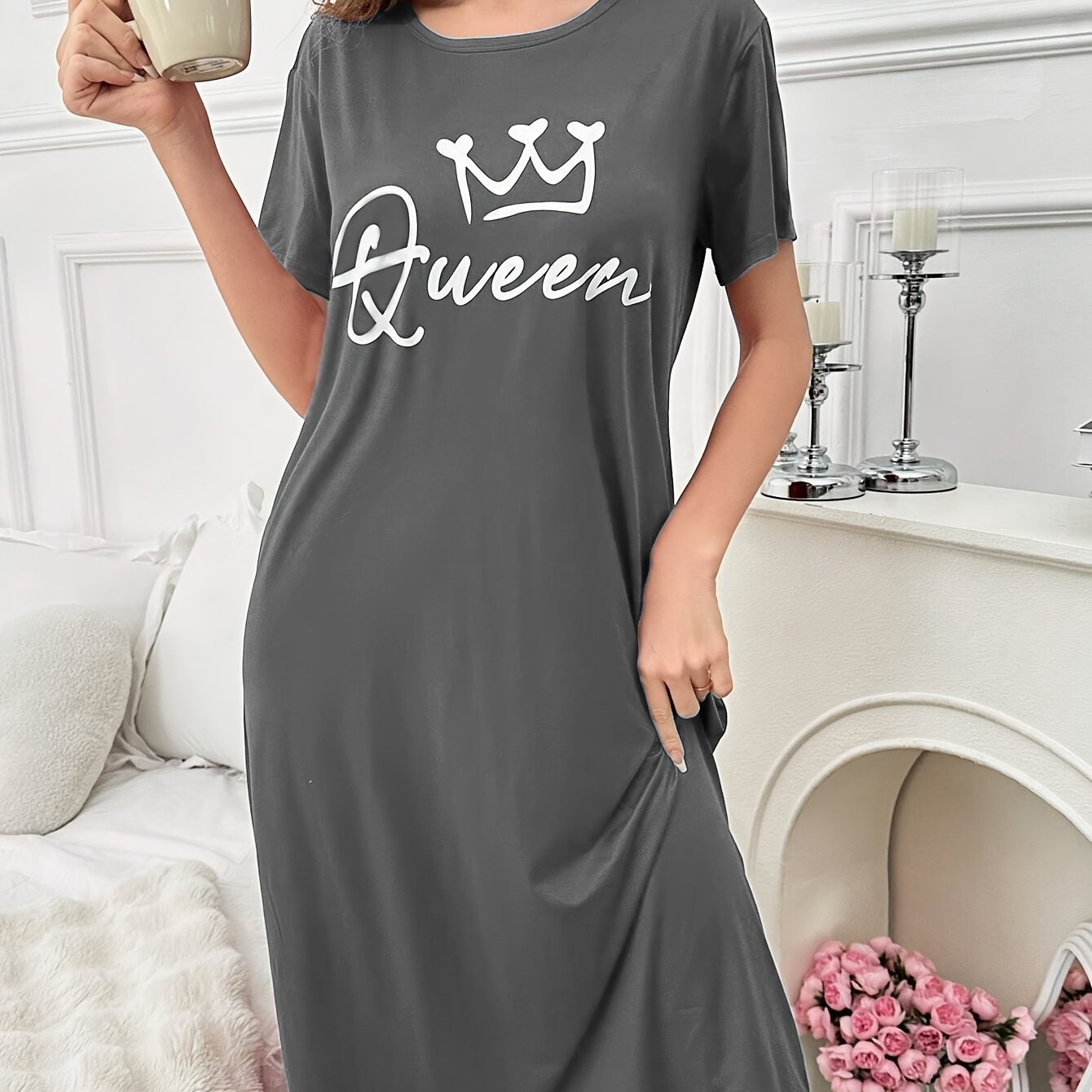 فستان نوم نسائي بطبعة تاج