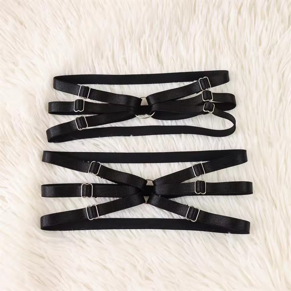 أساور جلدية متعددة الشرايط