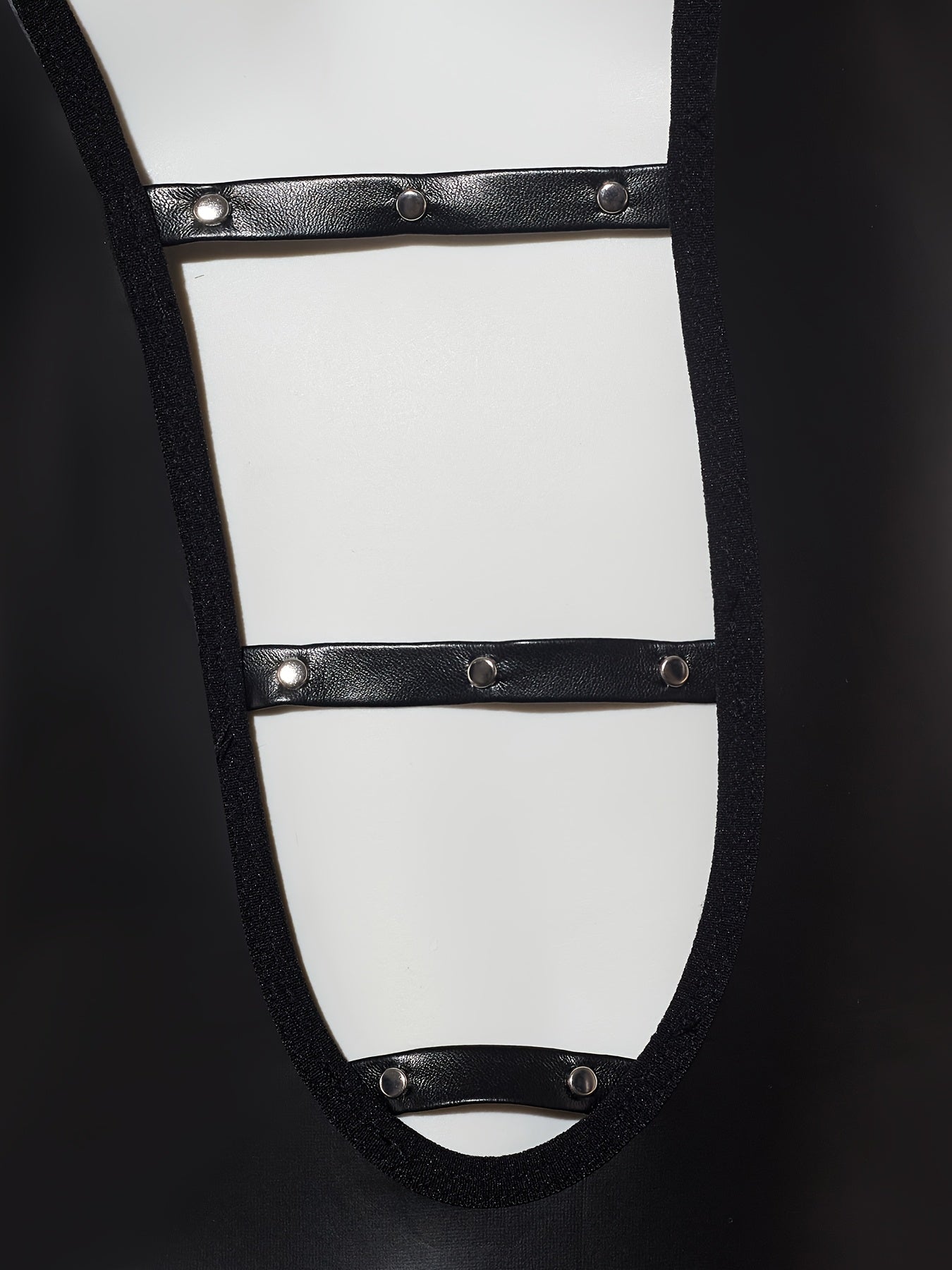 فستان شبه عاري بسحاب V