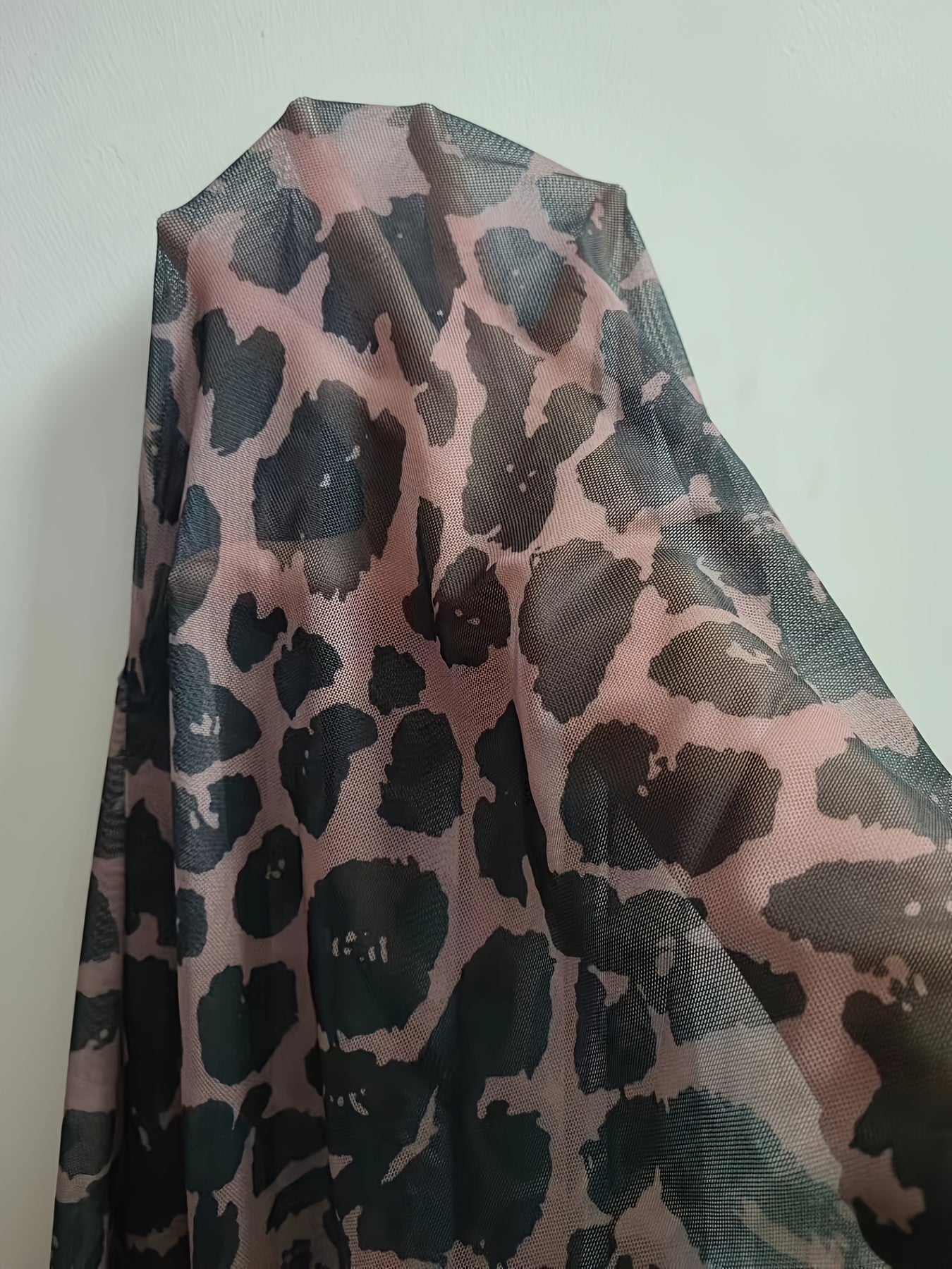 روب مزخرف بنقشة النمر