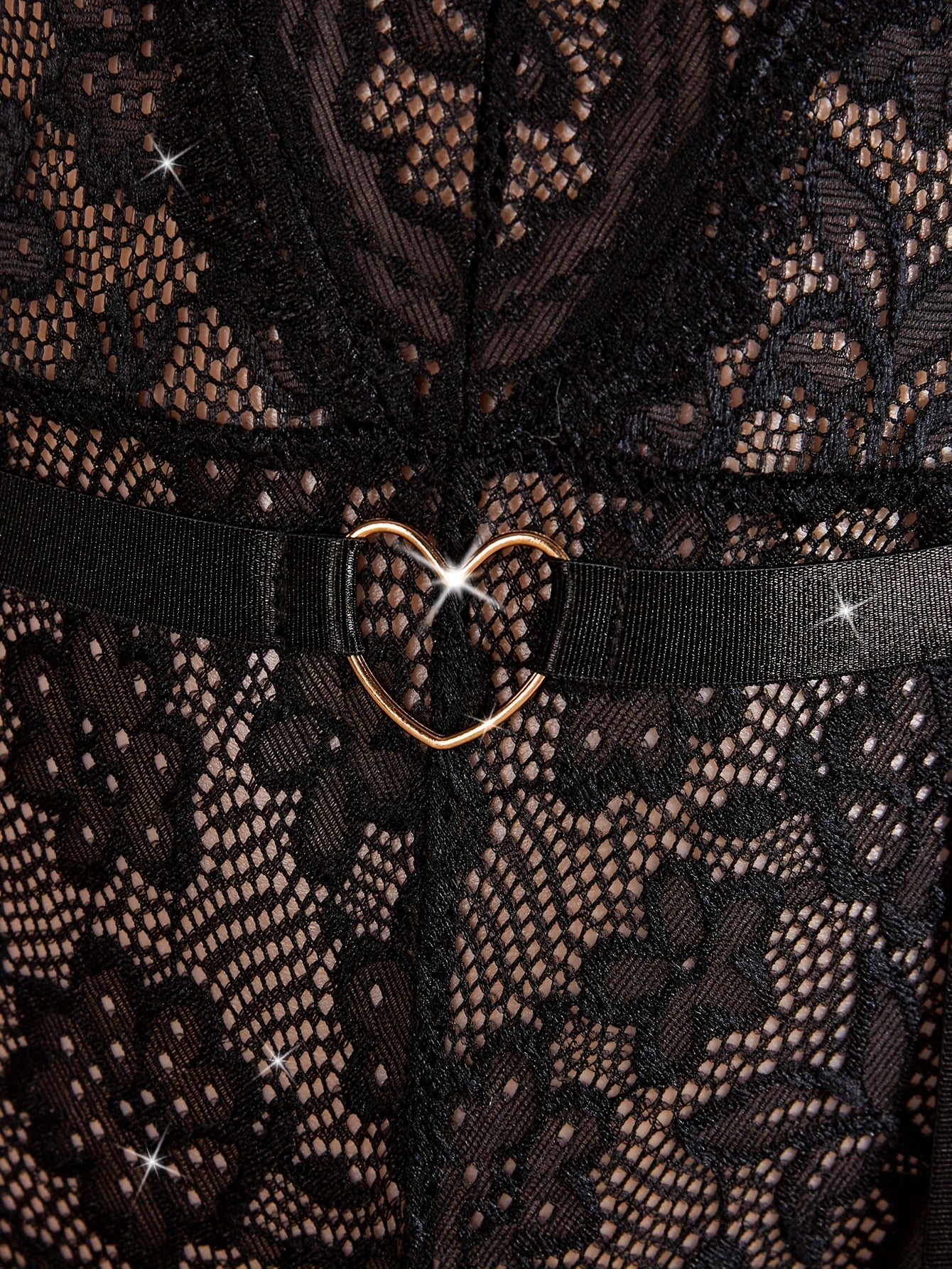 مجموعة ملابس داخلية مثيرة من الدانتيل