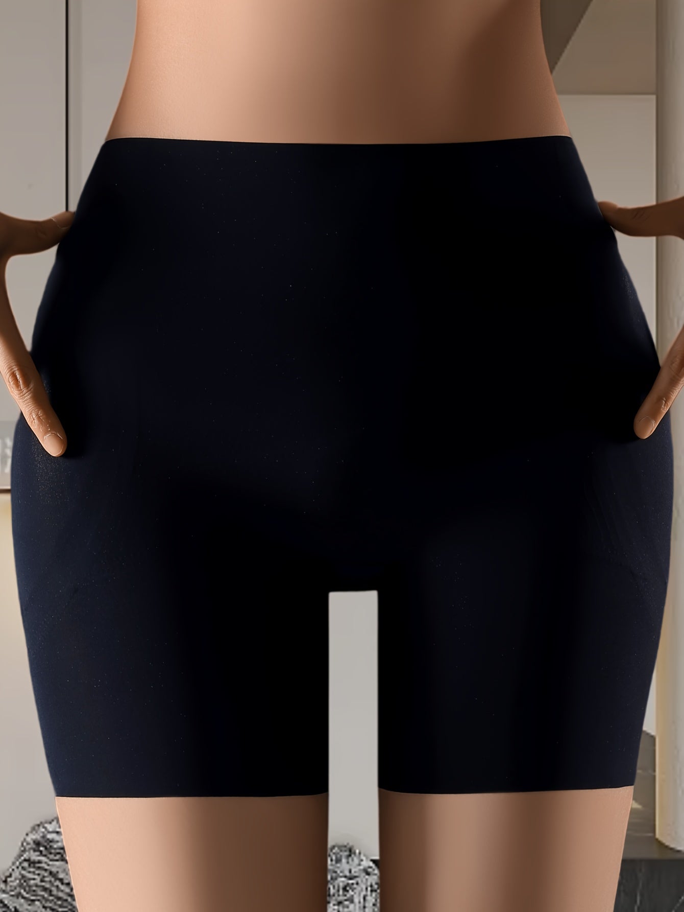 شورت مرتفع الخصر بتصميم مثير