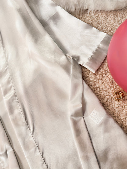 روب نسائي بكم V