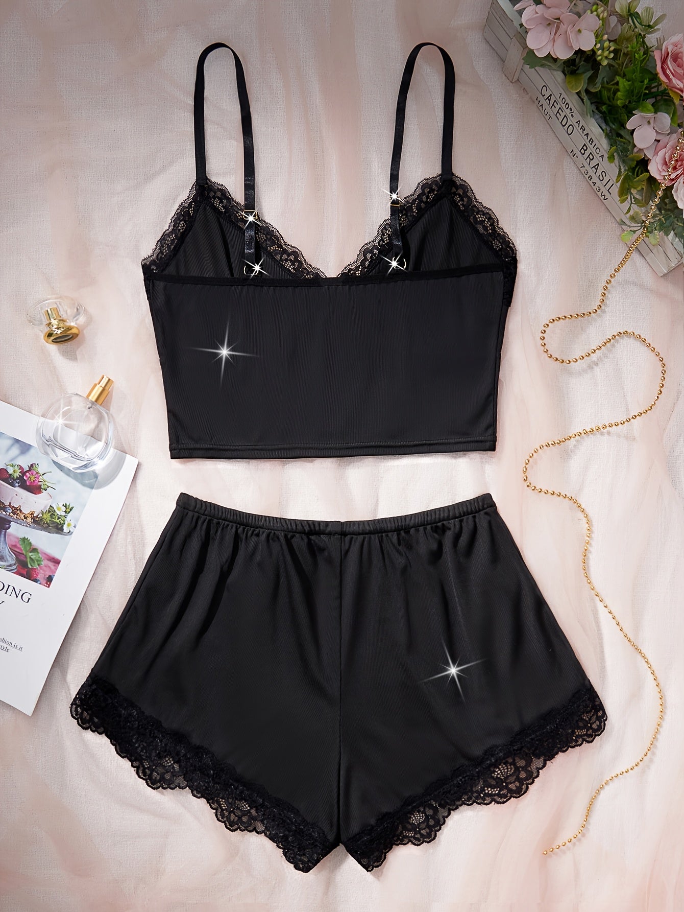 طقم بيجامة نسائية بلون خمري