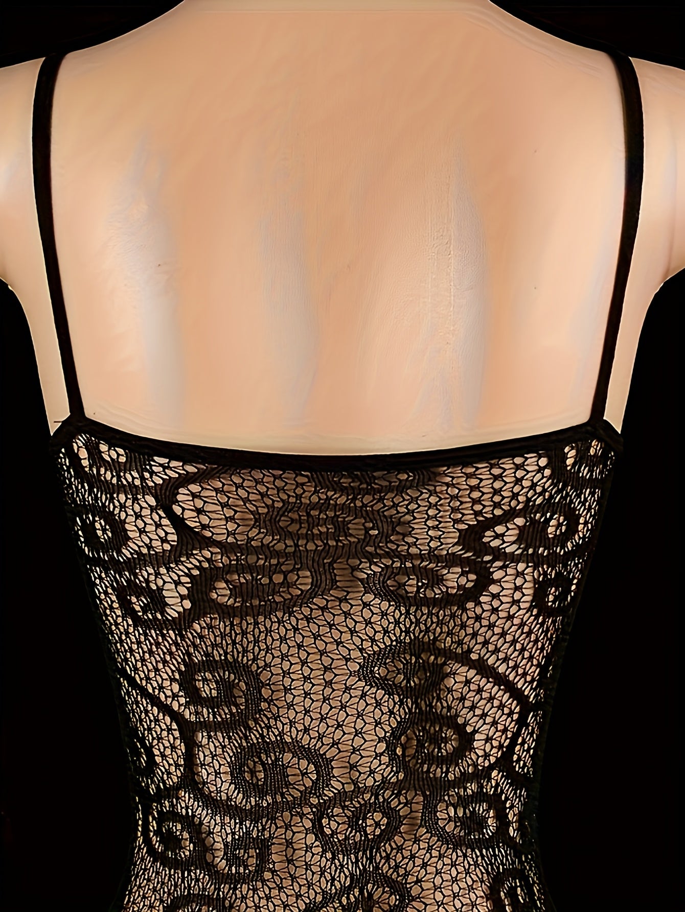 جسم نسائي مثير بفتحة