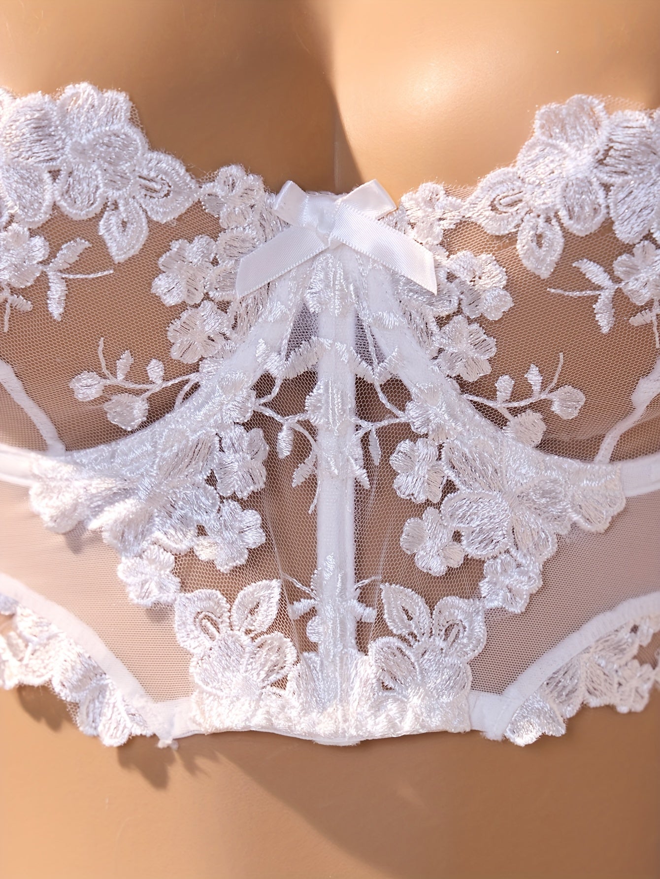 أطقم لنجري زفاف أنيقة للنساء