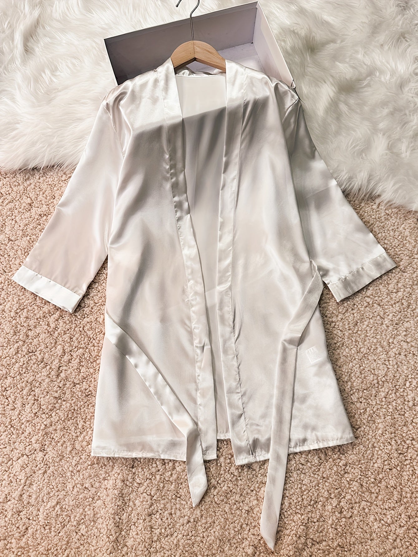 روب نسائي بكم V