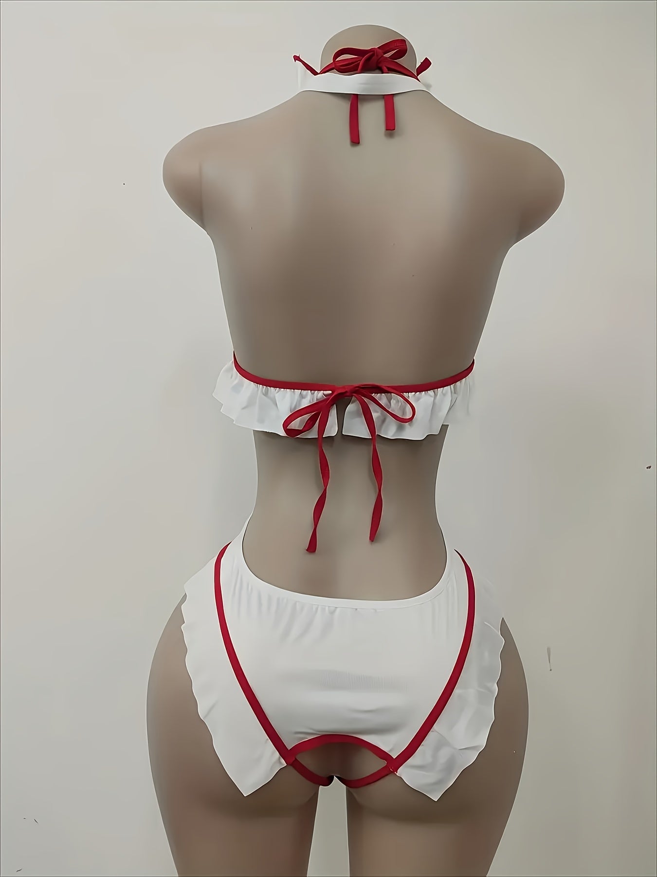 بدلة نسائية مثيرة