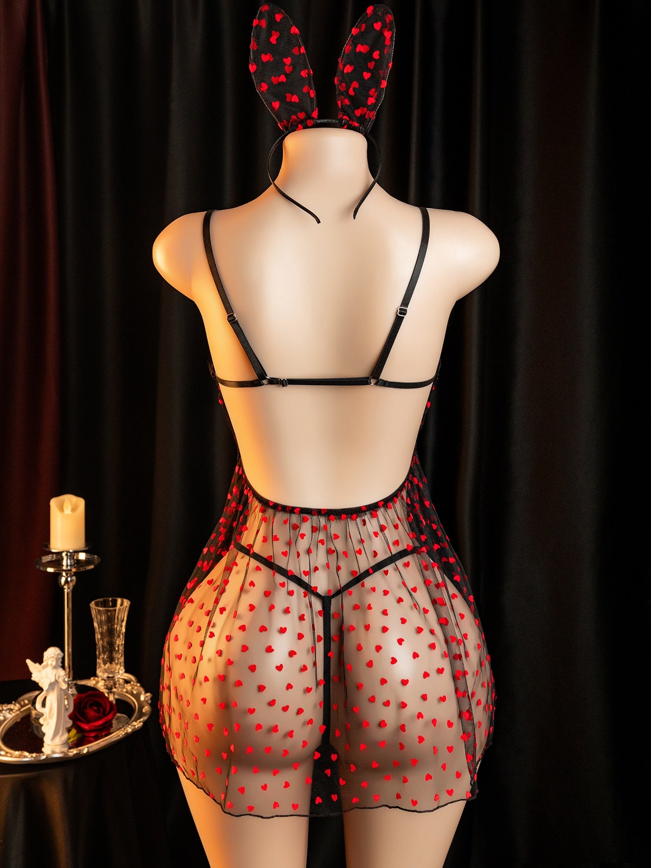 فستان شفاف بتصميم قلب