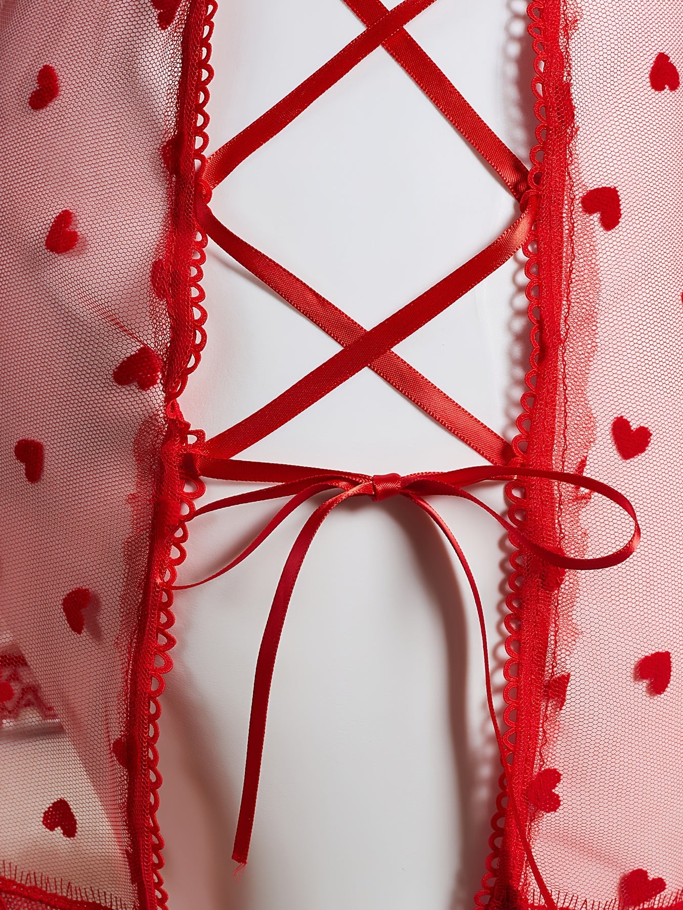 فستان شفاف بتصميم قلب