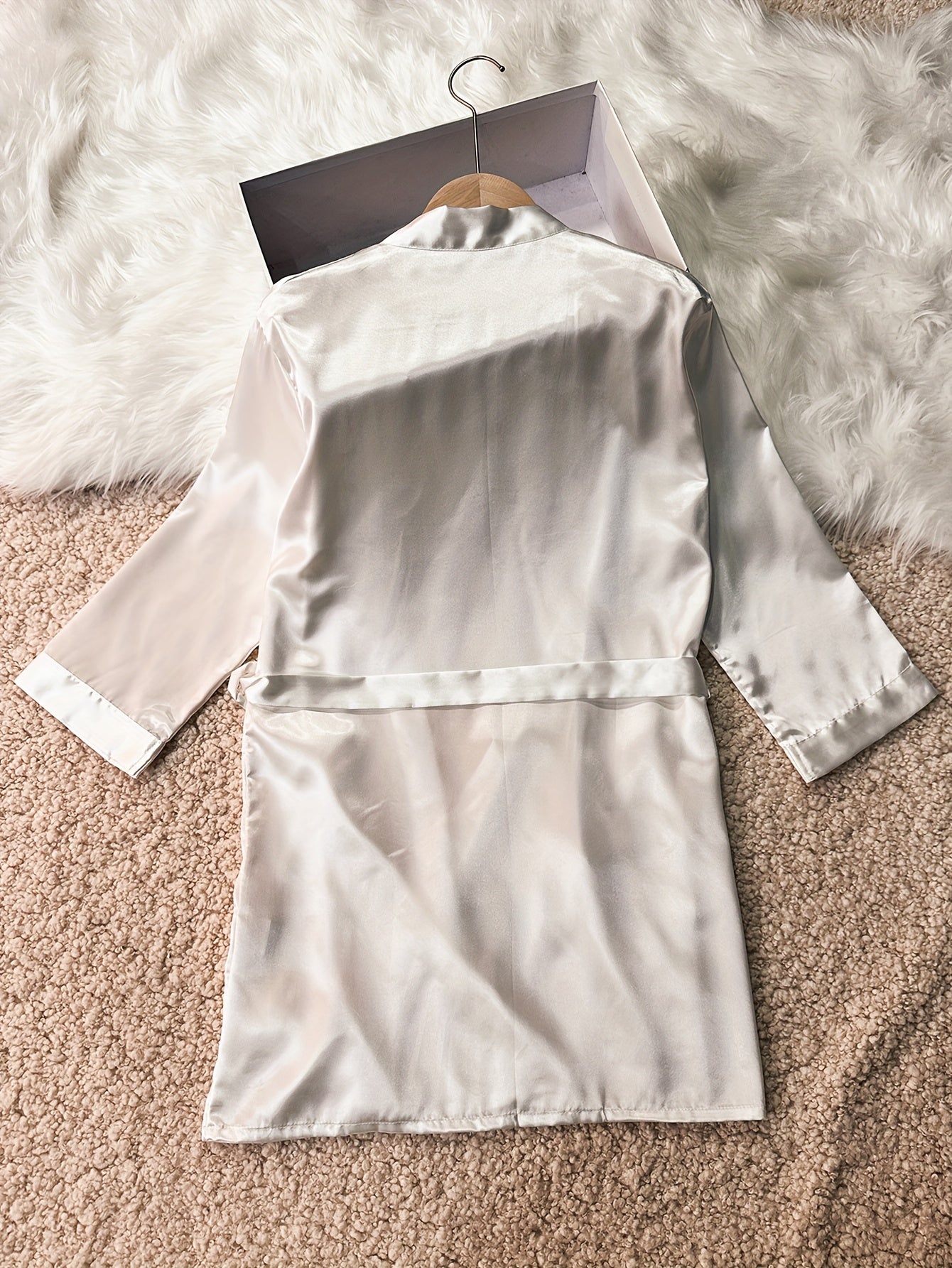 روب نسائي بكم V