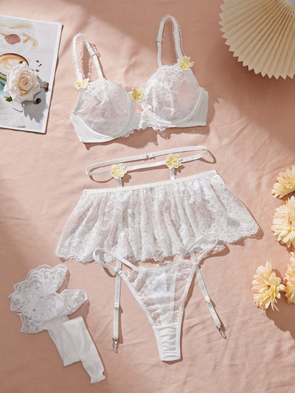 طقم لانجري مزخرف