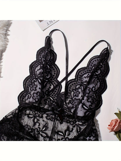 بدلة نسائية مثيرة بتصميم مفتوح