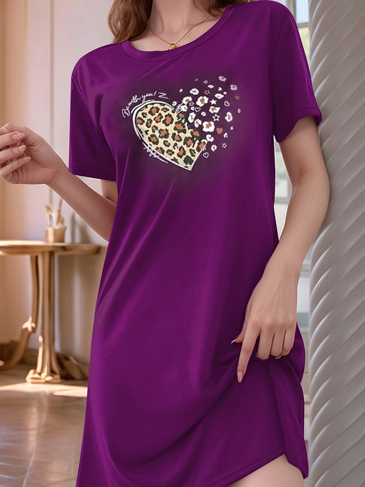 فستان نوم بأكمام قصيرة بتصميم قلب