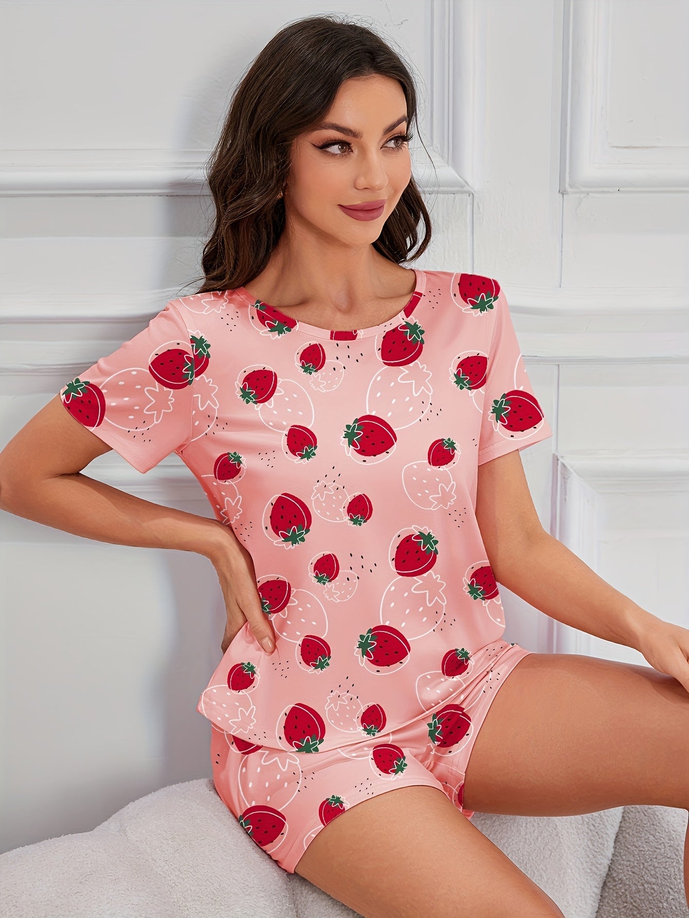 طقم بيجامة طبعة فراولة