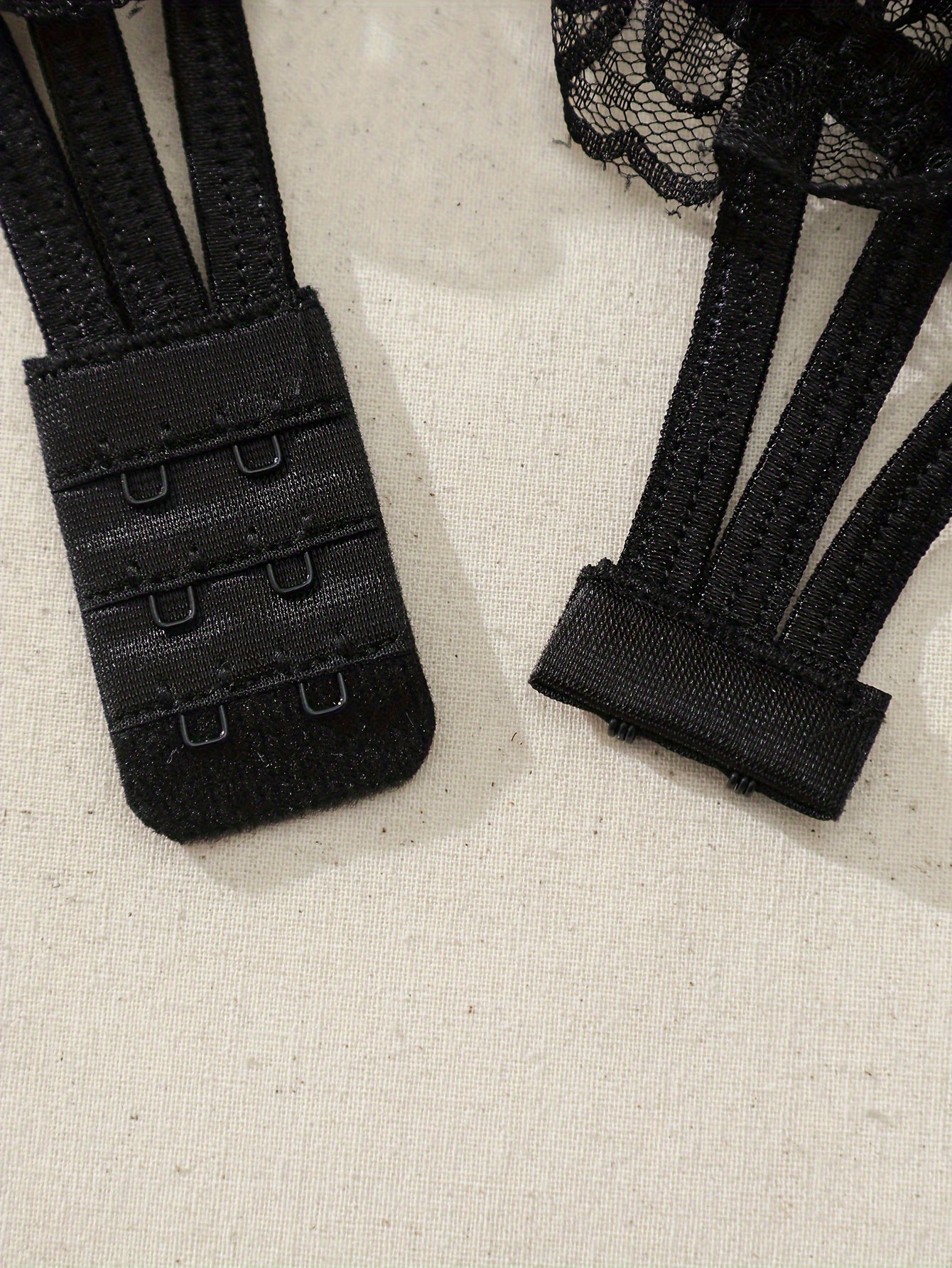 بدلة داخلية مثيرة بتصميم مفتوح