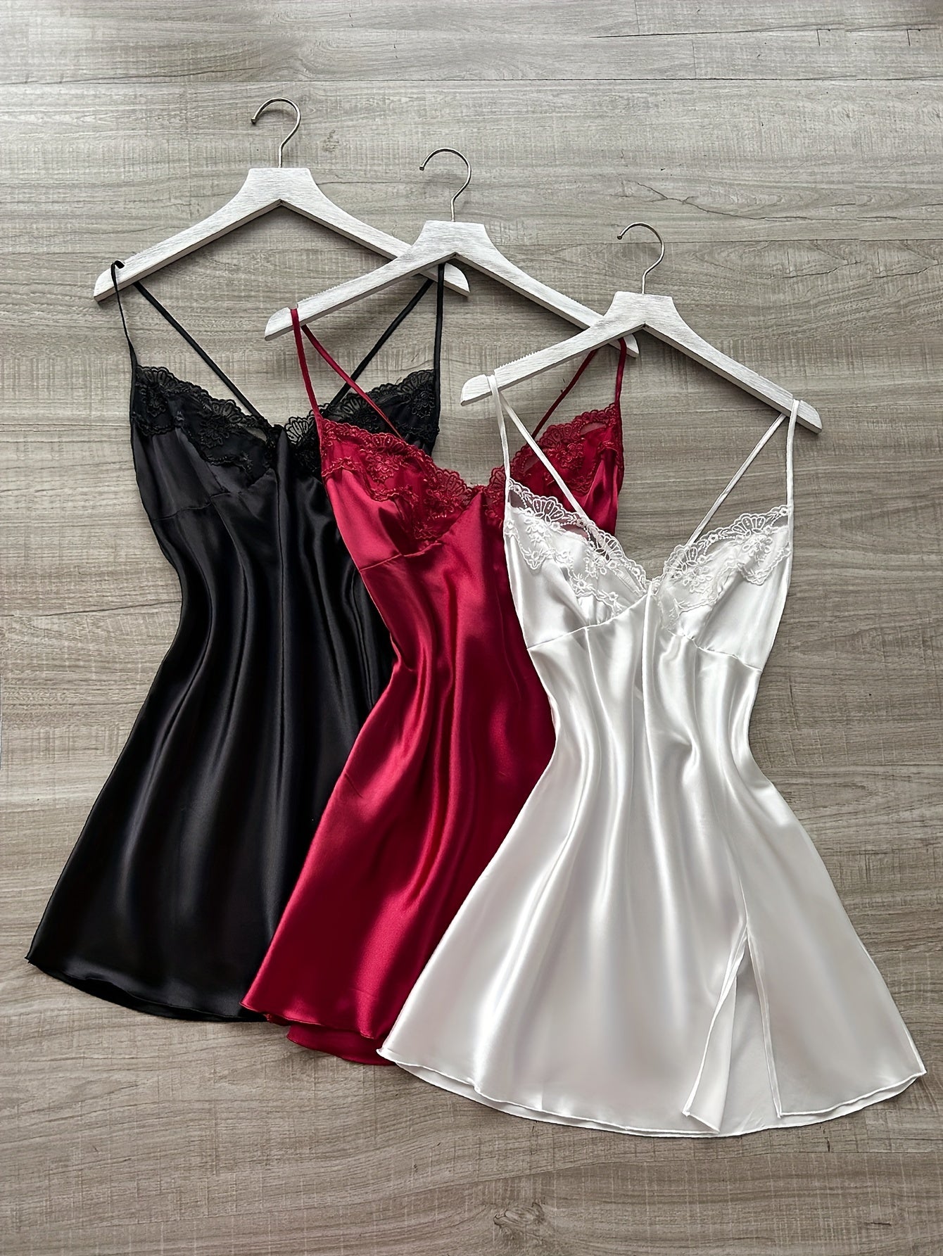 طقم قمصان نسائية بألوان متعددة