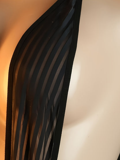 بدلة داخلية مثيرة باللون الأسود