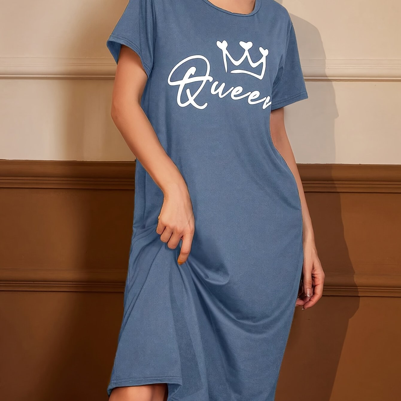 فستان نوم نسائي بطبعة تاج