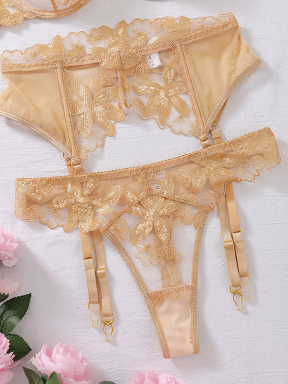 طقم لانجري ثلاثي القطع مع تطريز زهري