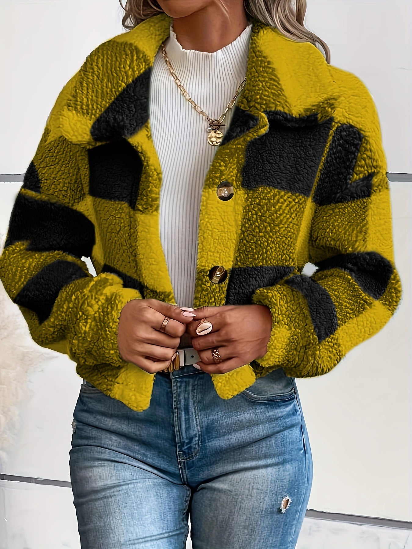 معطف طراز مائل بأزرار للنساء