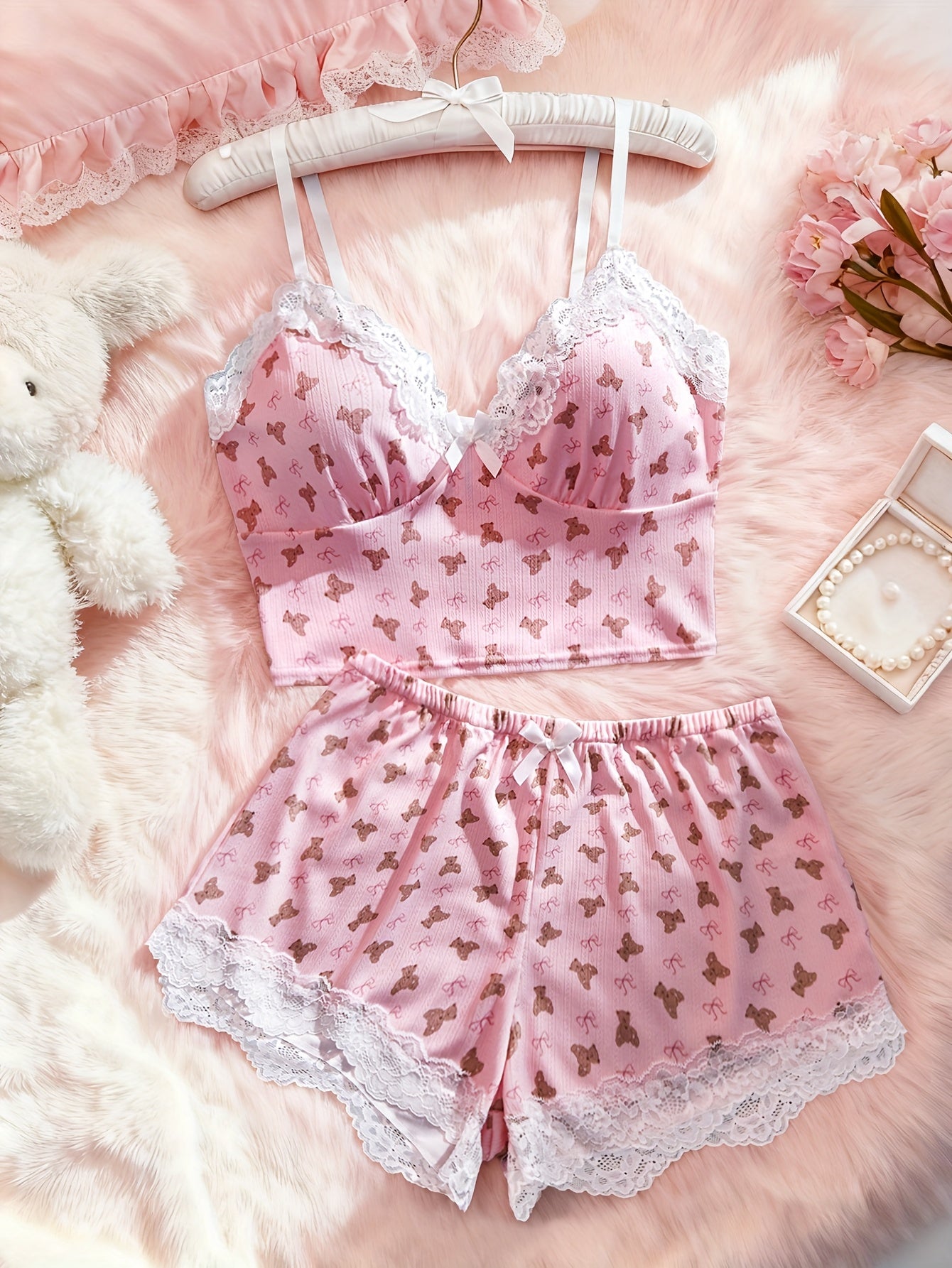 طقم بيجامة نسائية بلون خمري