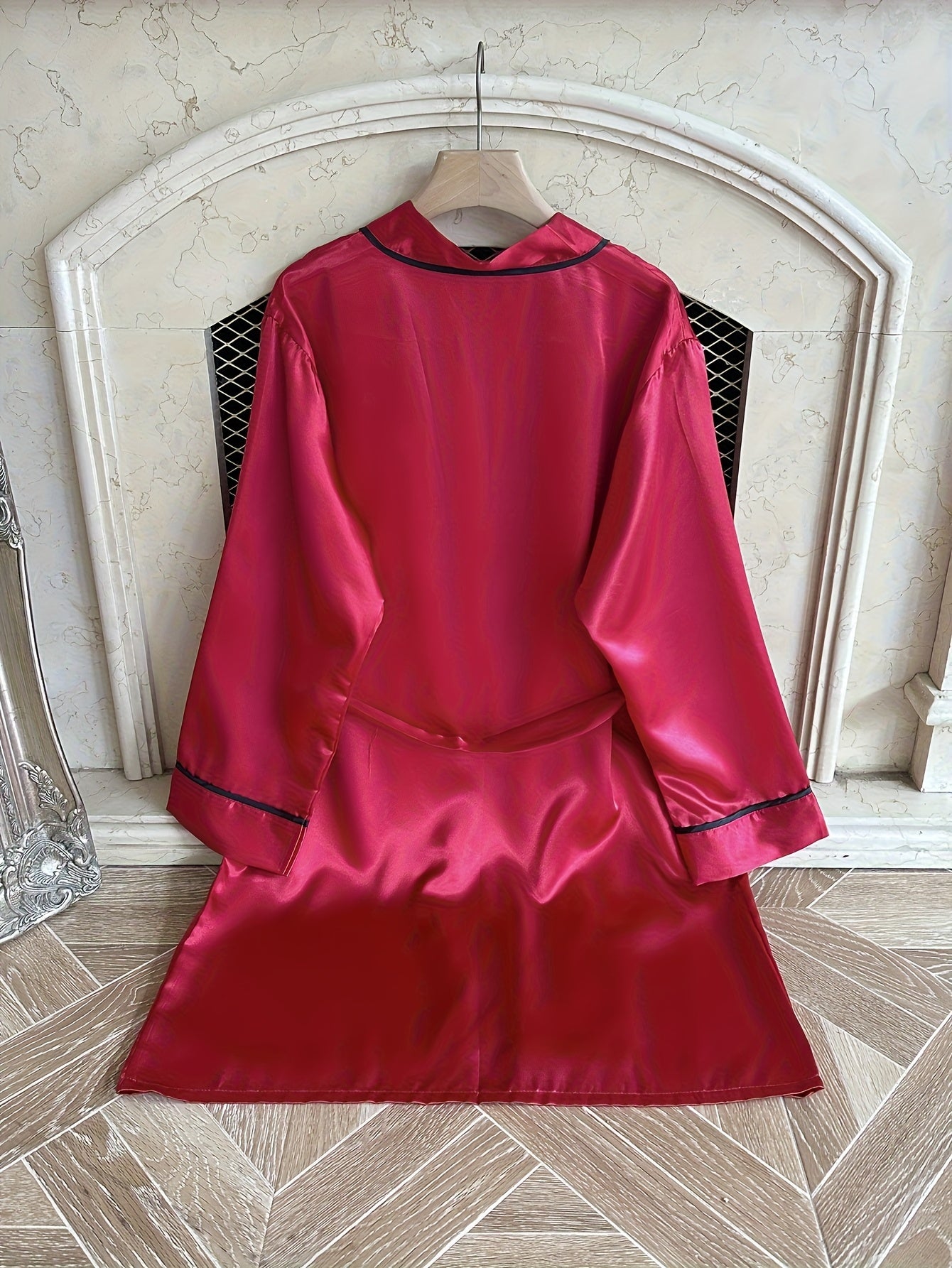 روب ساتان نسائي أنيق وردي