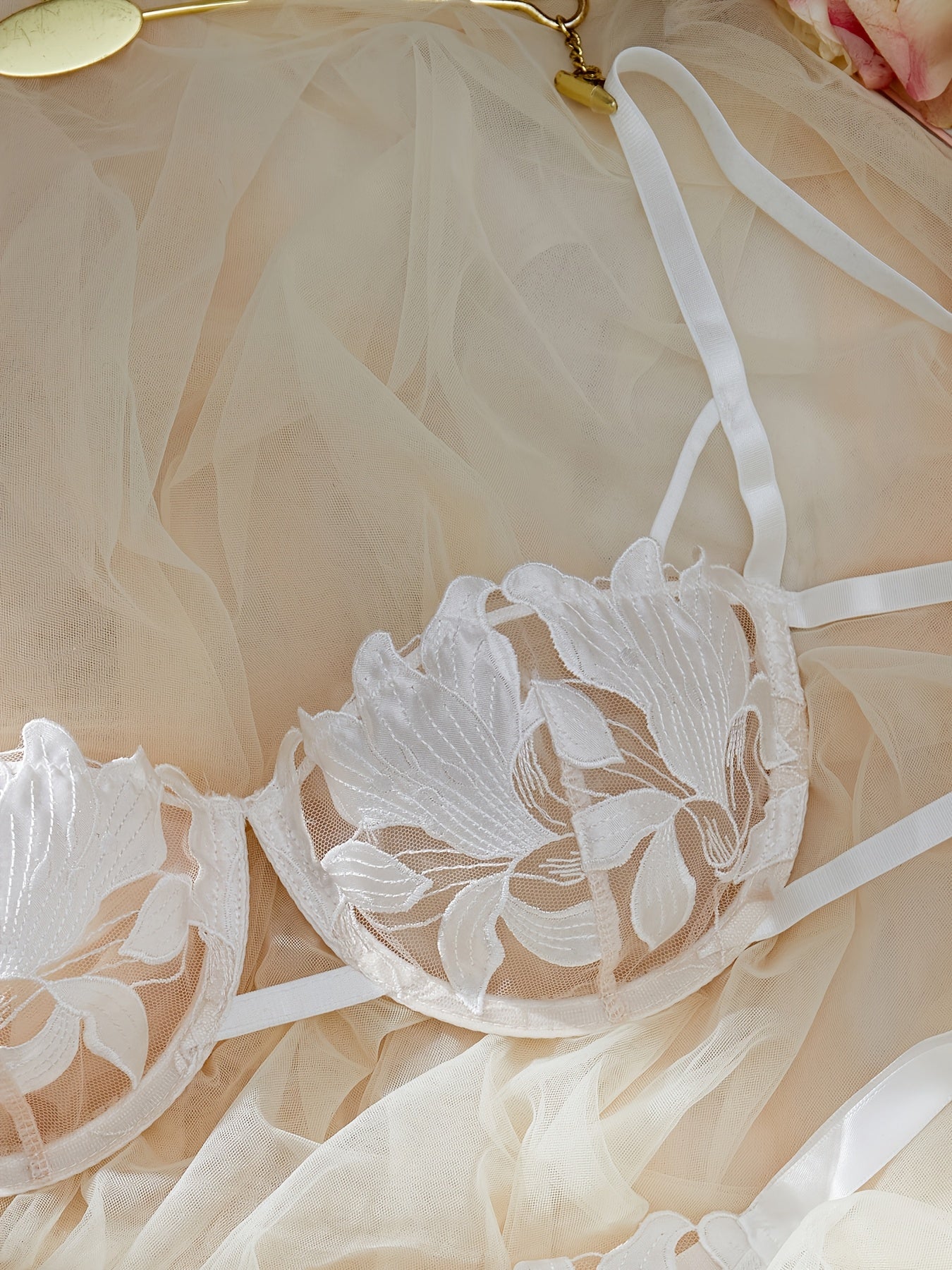 مجموعة لنجري نسائي رومانسية