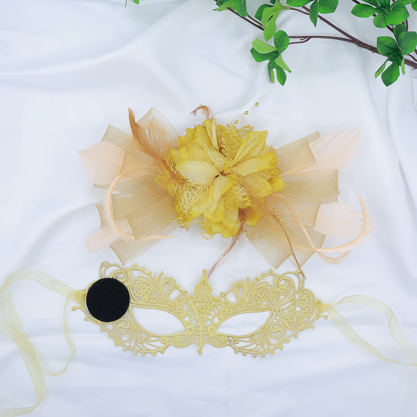 قناع نسائي غوثيك أنيق مزخرف بالريش