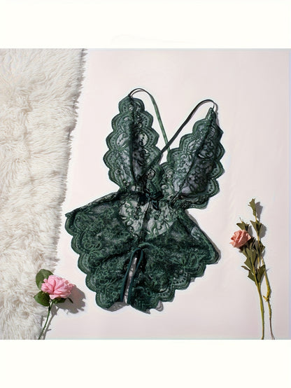 بدلة نسائية مثيرة بتصميم مفتوح