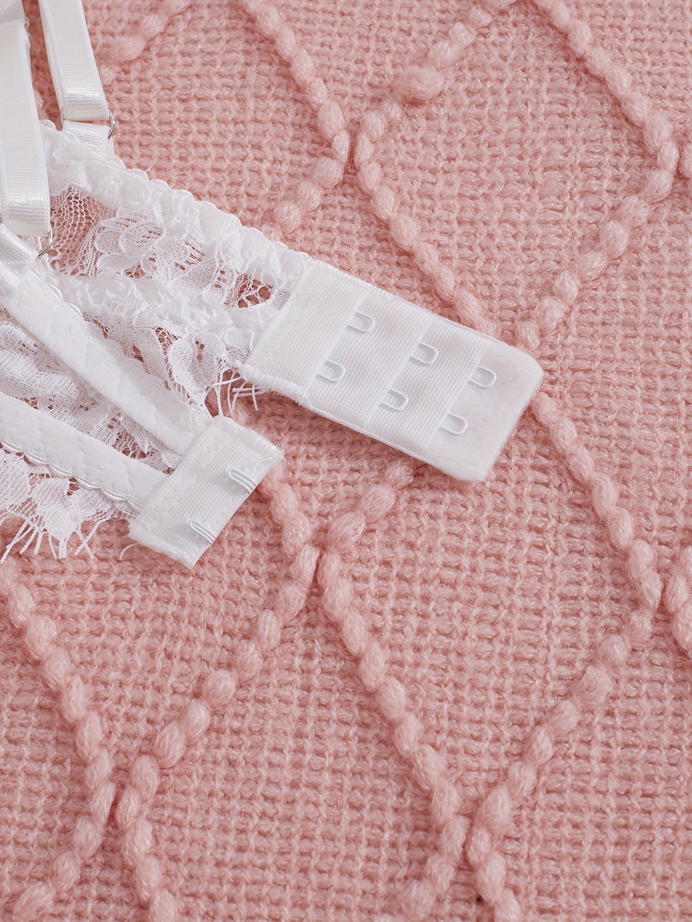 طقم ملابس داخلية أنثوية