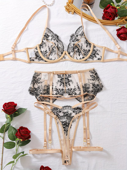 طقم ل lingerie بزهور مرسومة