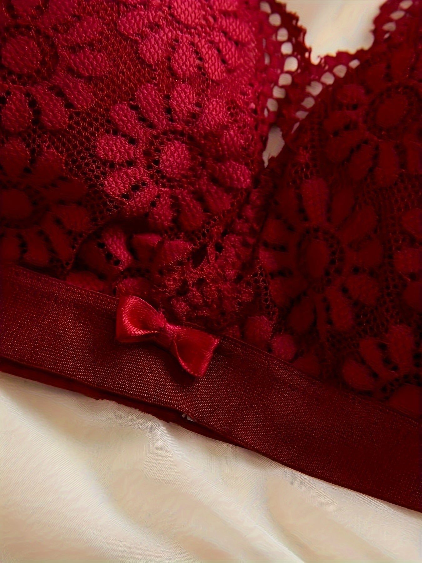 طقم حمالة صدر وسروال مكون من 3 قطع