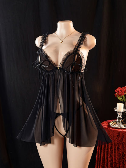 فستان مكون من قماش الدانتيل والبانتي