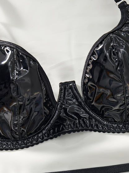 مجموعة ملابس داخلية نسائية عصرية