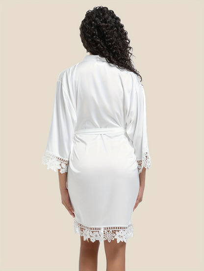 روب ساتين أبيض أنيق