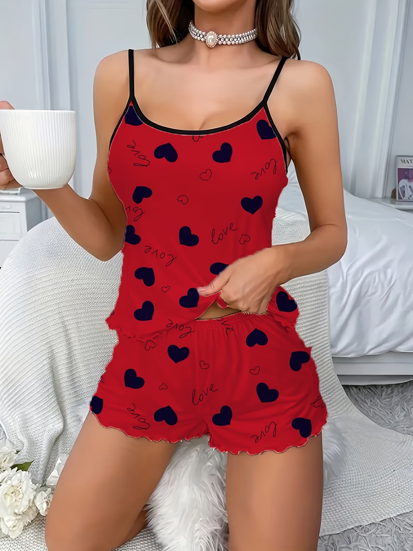 طقم بيجاما نسائي مزين بقلب