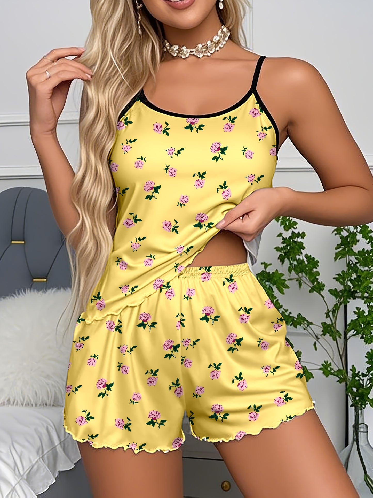 طقم بيجامة نسائية مكون من قطعتين