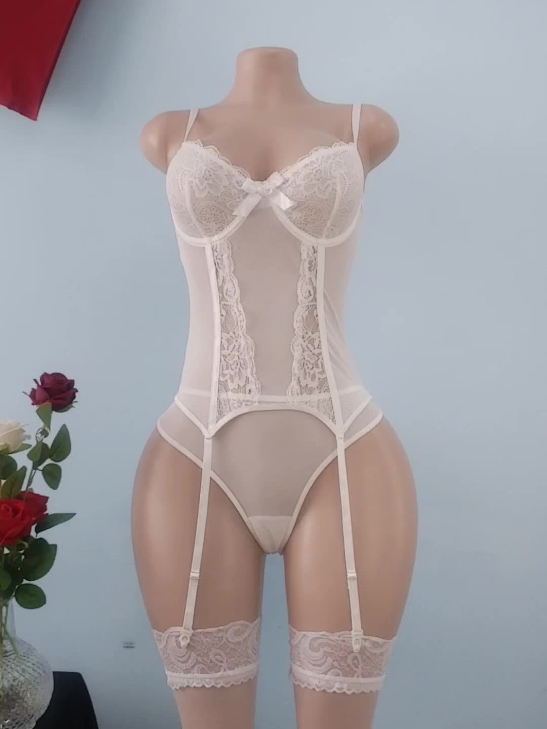 مجموعة لانجري نسائي مثير