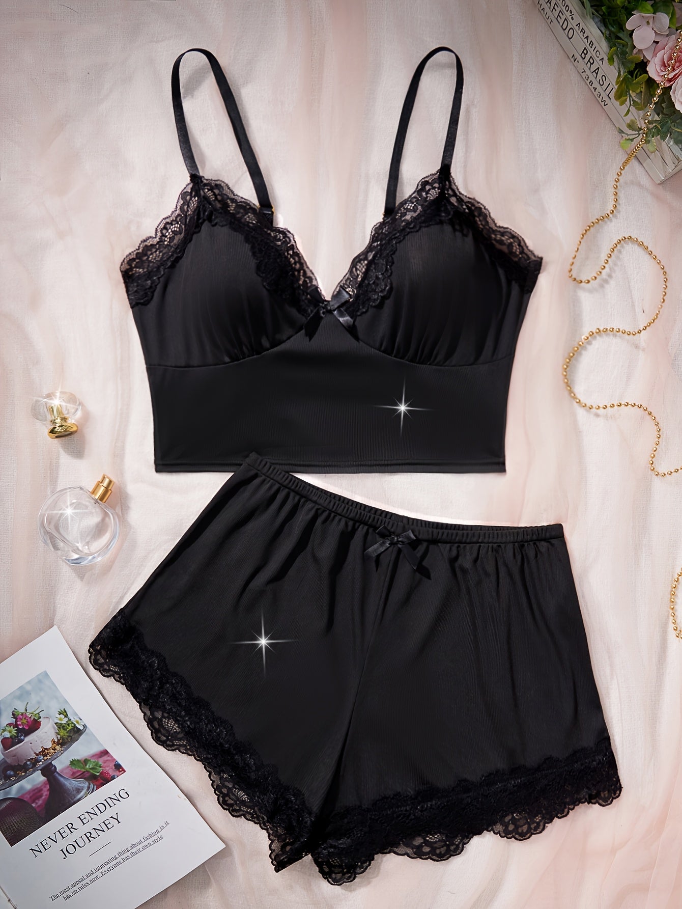 طقم بيجامة نسائية بلون خمري