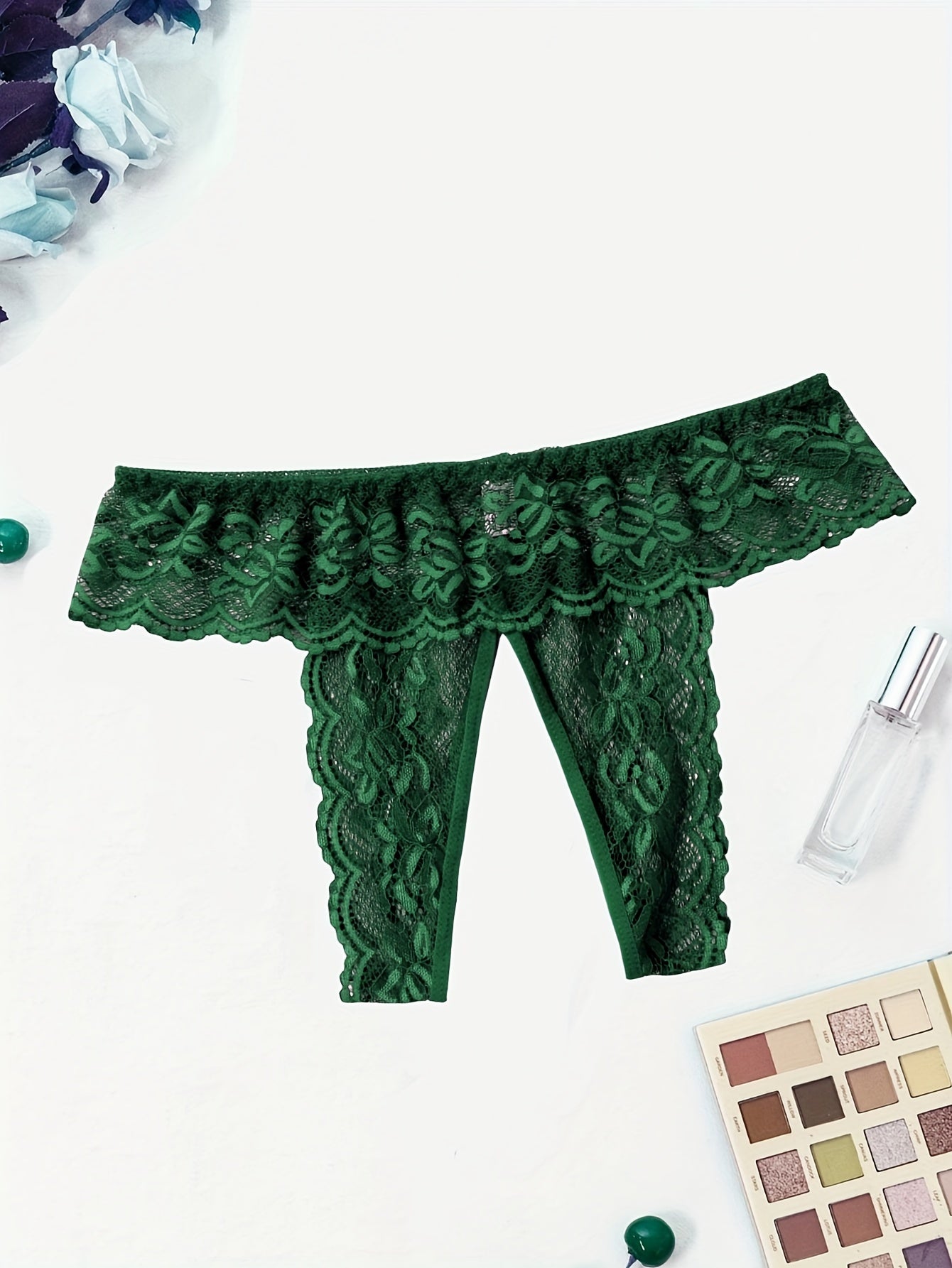 شورت نسائي مثير من دانتيل أحمر