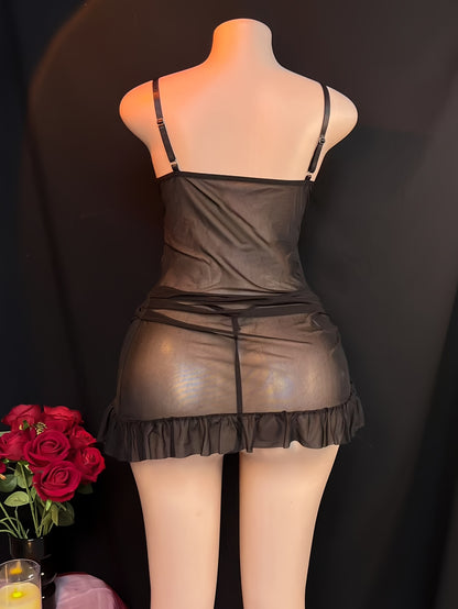 بدلة مثيرة بقصة دانتيل سوداء