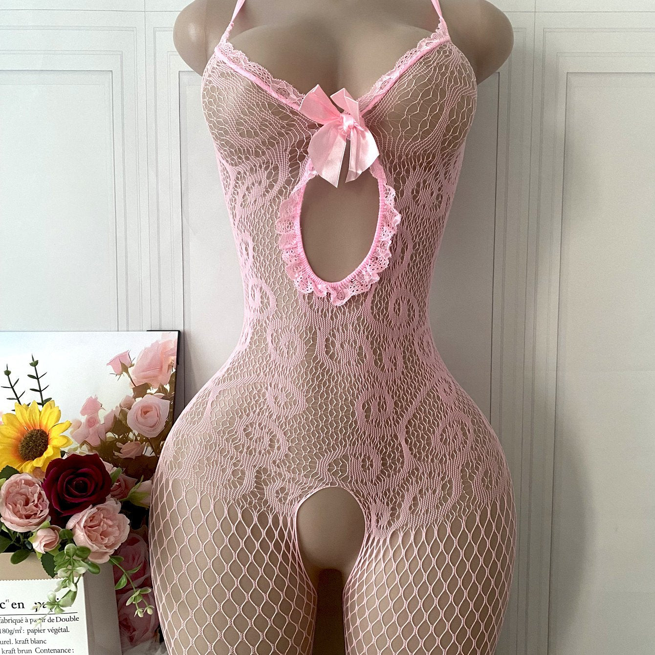 بدلة نسائية شفافة بحجم كبير