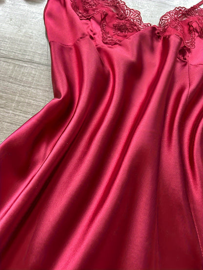 طقم قمصان نسائية بألوان متعددة