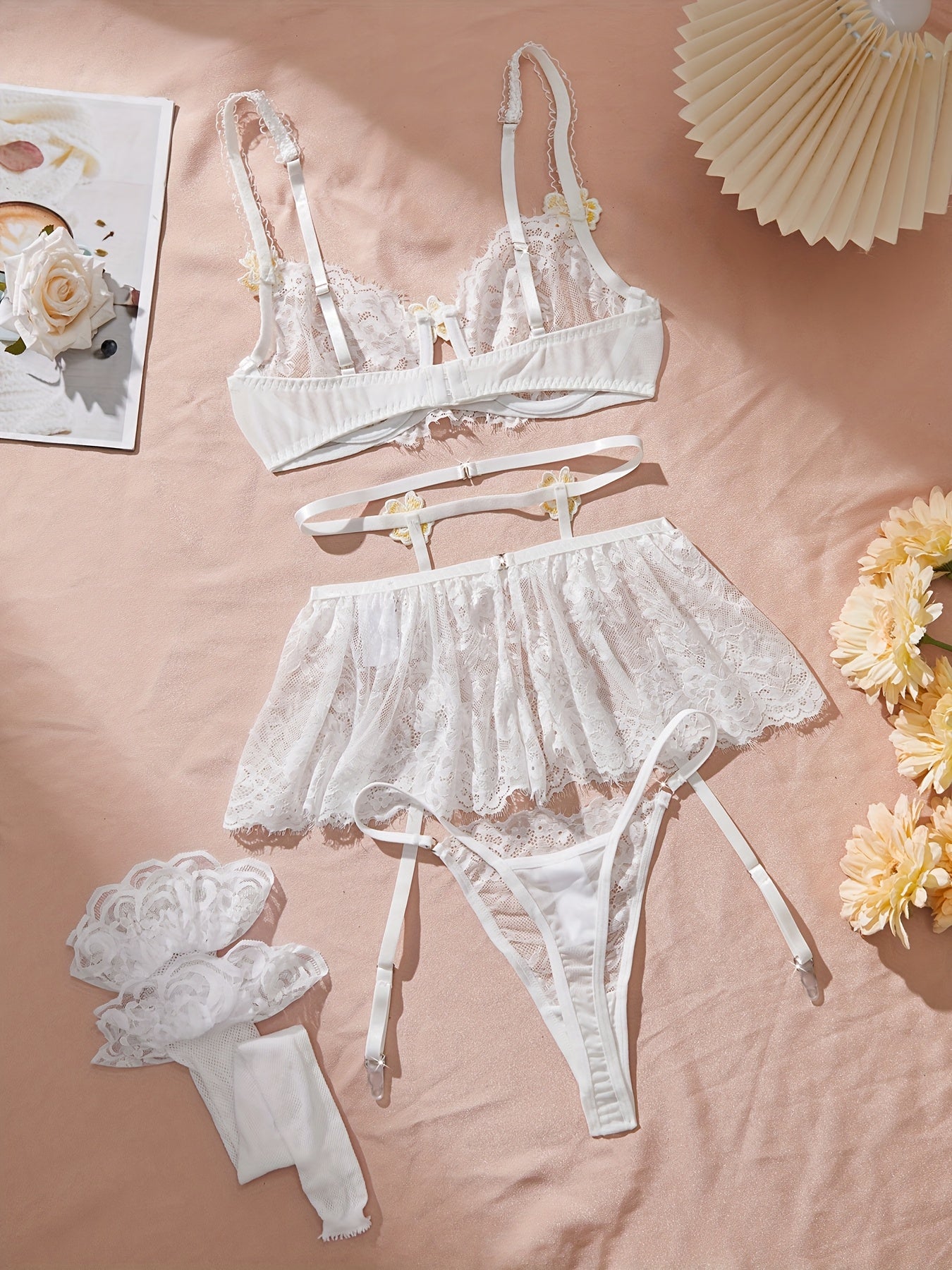 طقم لانجري مزخرف