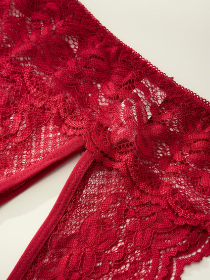شورت داخلي دانتيل حمراء بحجم كبير