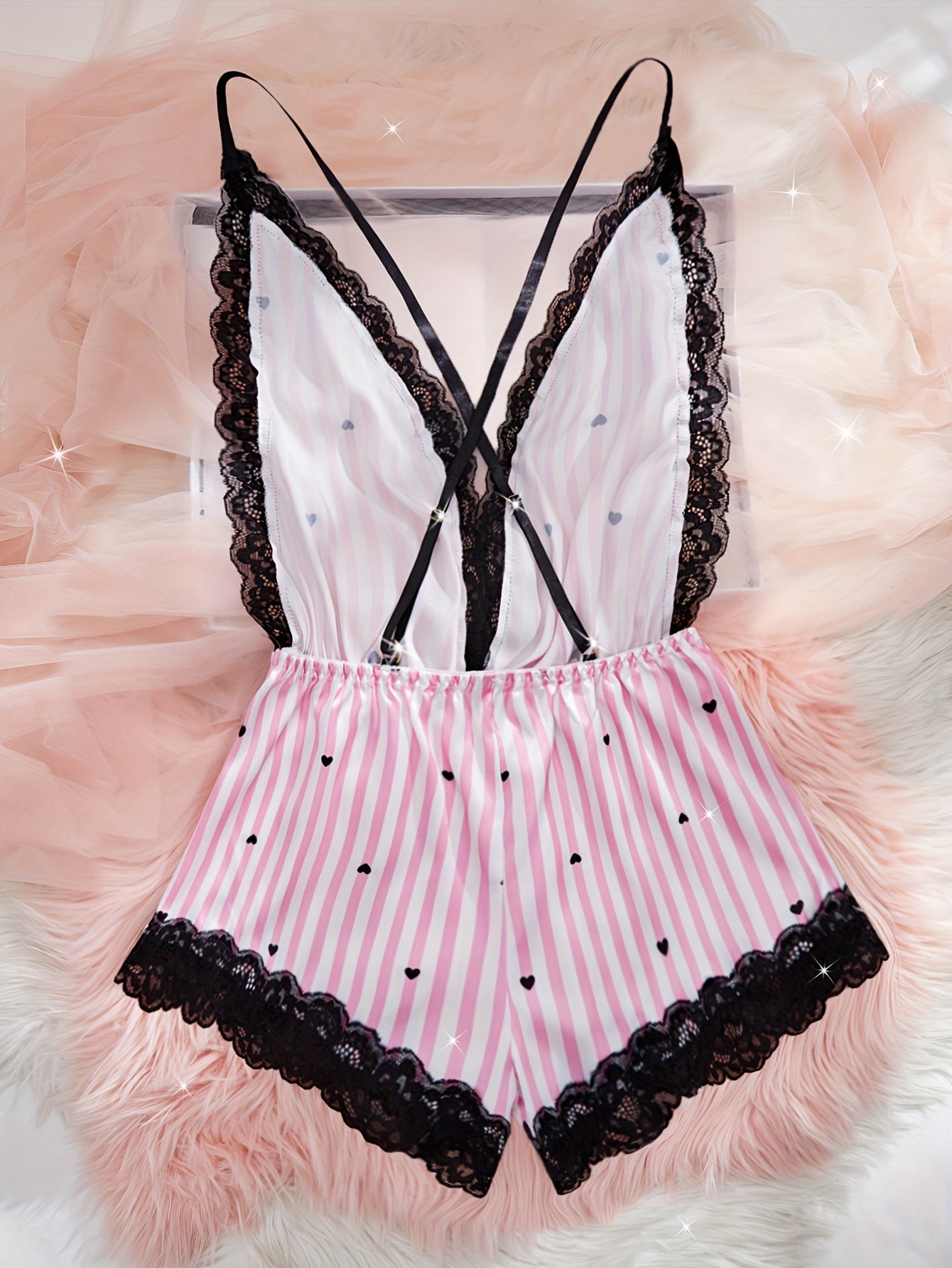 ثوب نوم وردي مزخرف