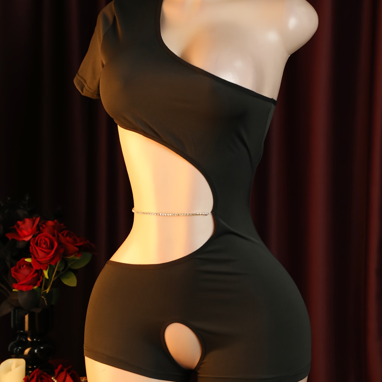 بدلة نسائية مثيرة بقصة غير متناسقة